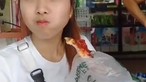 How to eat pizza