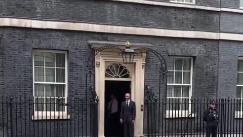 Why is Obama meeting Sunak in the U.K.?