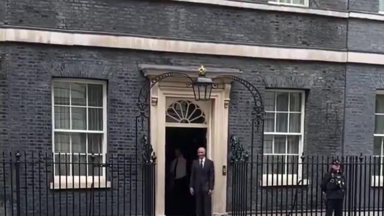 Why is Obama meeting Sunak in the U.K.?