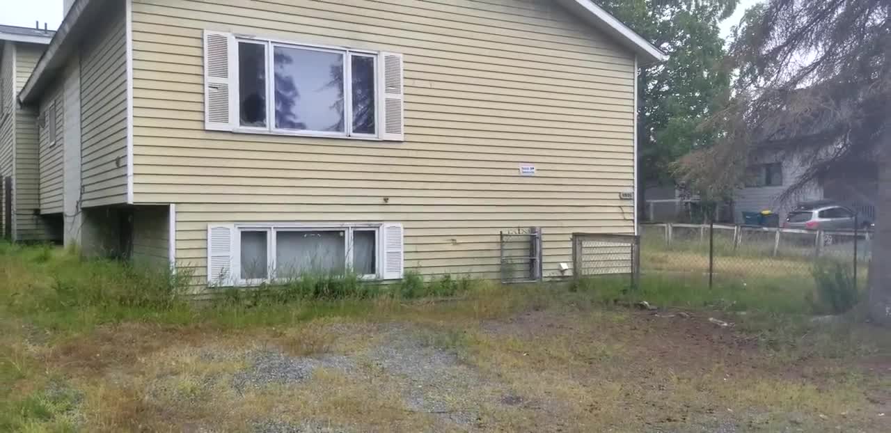 Site video tour on 4005 Hayes St 1_3