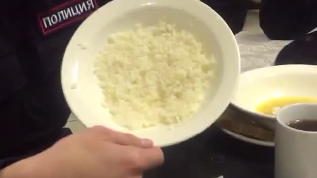 how to feed the police in Russia