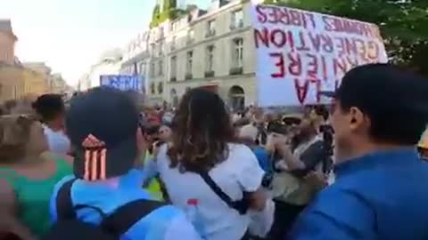 UNE INFIRMIÈRE BALANCENT TOUTE LA VÉRITÉ