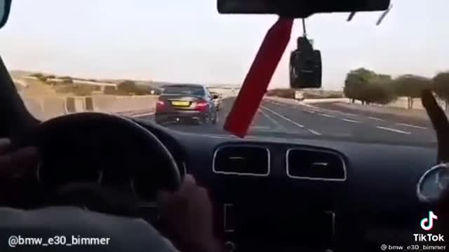 Bmw e30 vs Mercedes c63