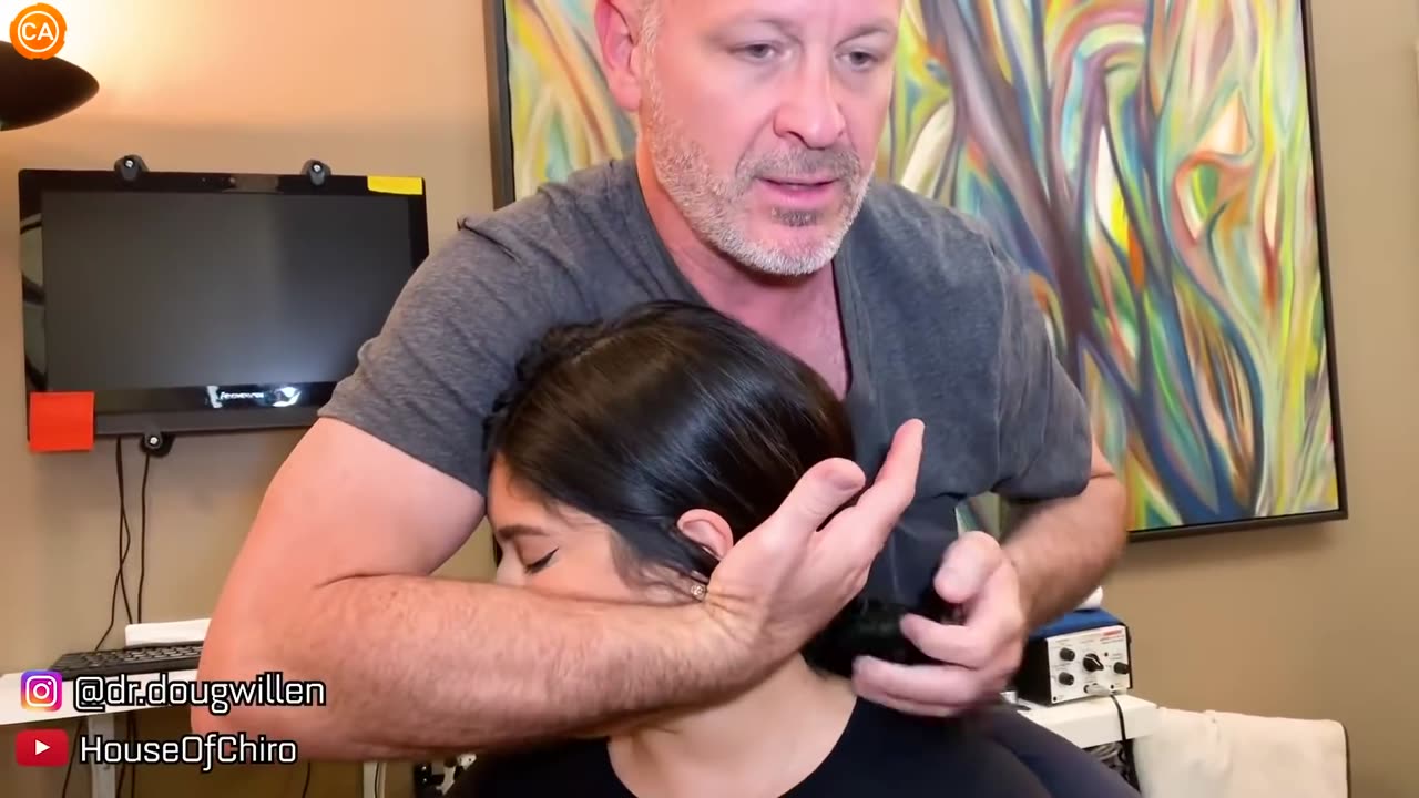 Curvy Lady With TIGHT Back, Explosive Cracks - ASMR Chiropractic