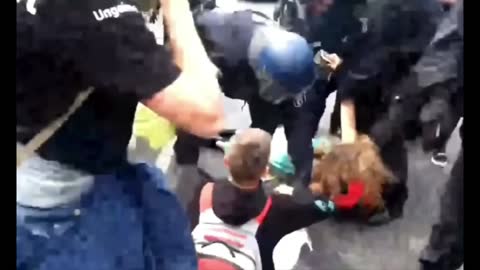 The German police are being very brutal in enforcing the fake pandemic lockdown