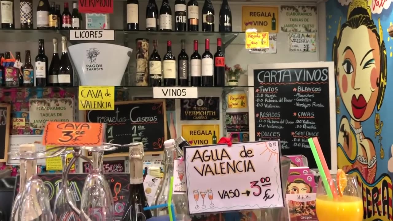 STREET FOOD IN VALENCIA 🇪🇸 - Central Market, Churros, jamon, tortilla, agua de #valencia