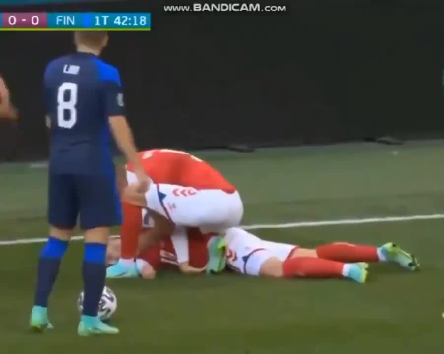 Danish Christian Eriksen collapses on the lawn and departure is suspended at the euro