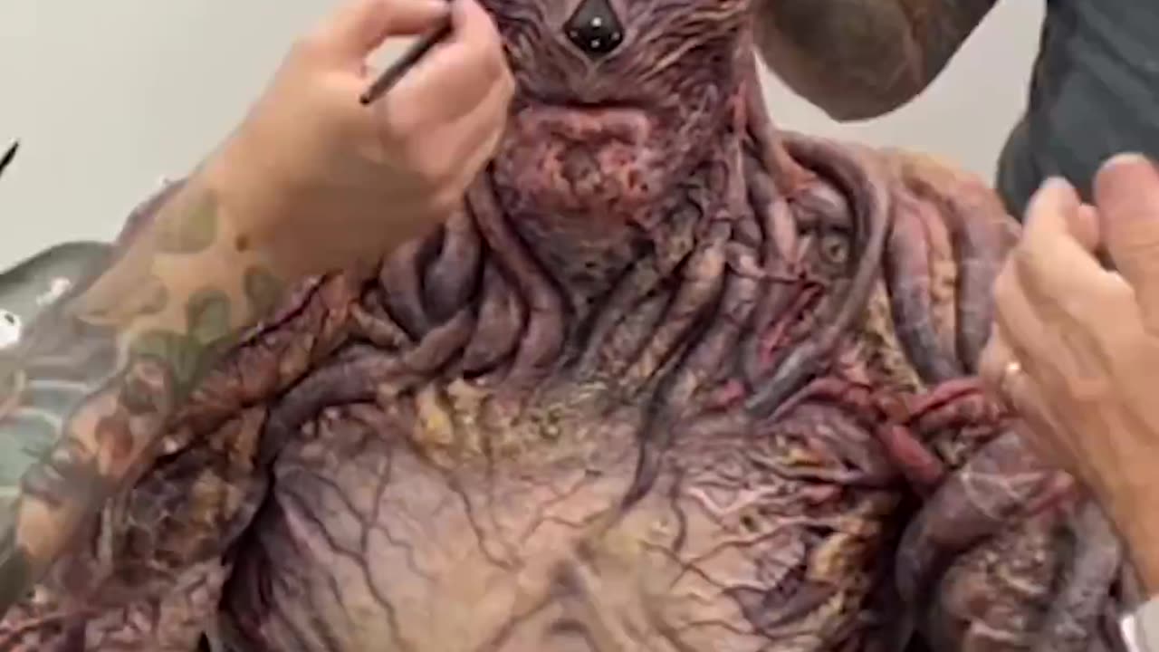 Making monsters in movies... creativity .. #viral