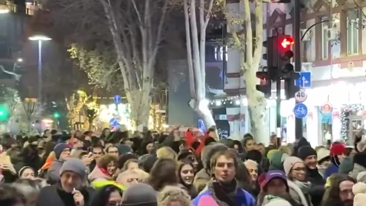 Georgians march with traditional songs and dances!