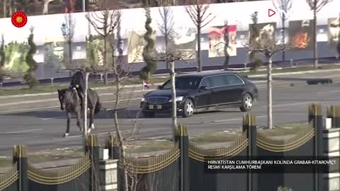 Turci na konjima ispratili Kolindin auto, ovako ju je Erdogan dočekao