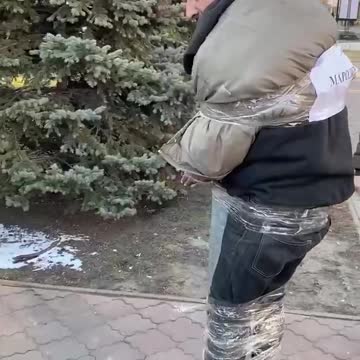 As War rages on, looting in urban centres continues.