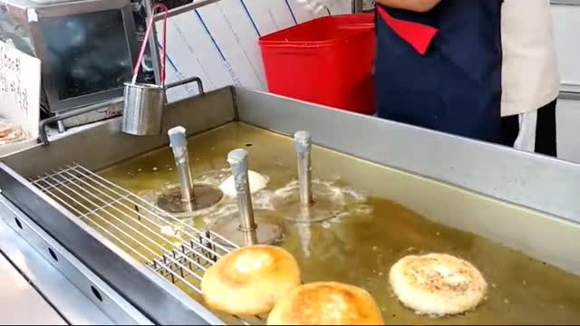 Street food honey pancakes are delicious.