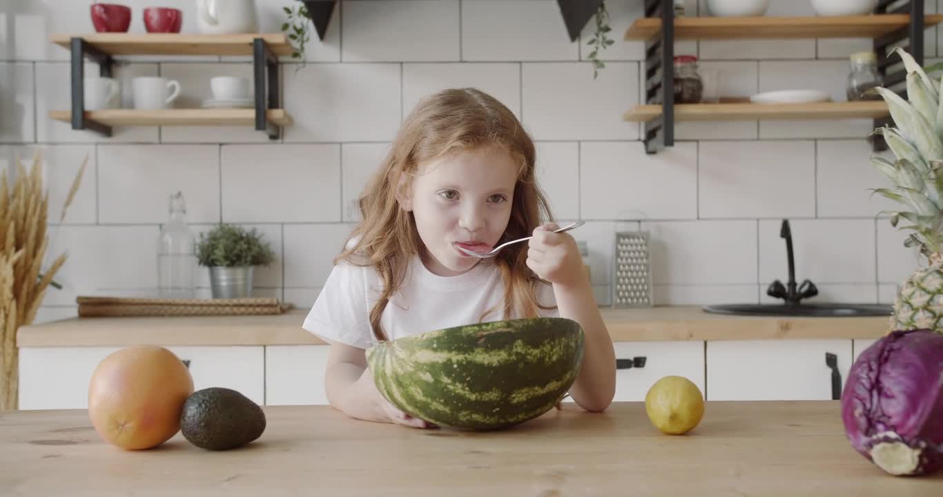 Teaching how to eat