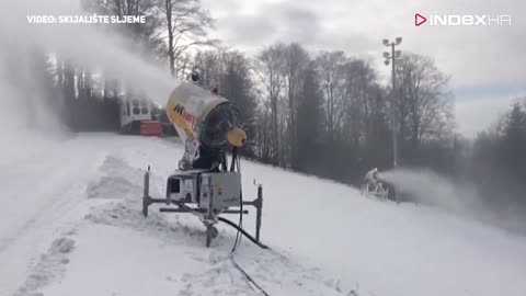 Sljemenski topovi rade, a skijaška staza se bijeli