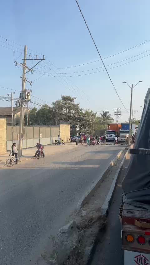 Bloqueo en vía Mamonal