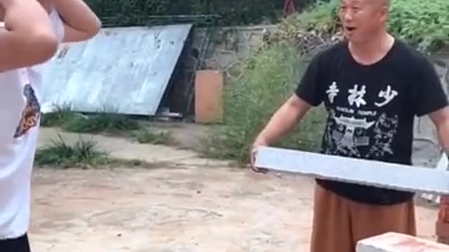 Funny fighting in kunfu very funny video