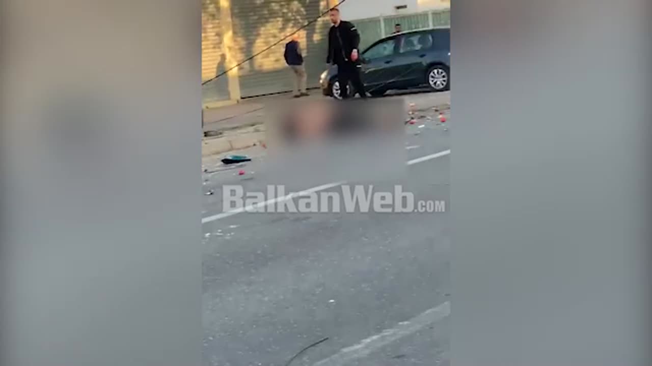 Trupat e pajetë në rrugë, pamjet e masakrës së Shkodrës