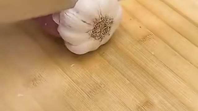 Easy way to prepare garlic-World Life Hacks