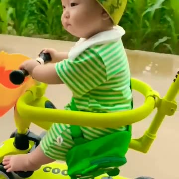 Watermelon kid😍😘🟤🟢⚫🌊🟣💕💛👍