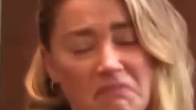 Amber heard acting make 😂😂 you cry must you watch it