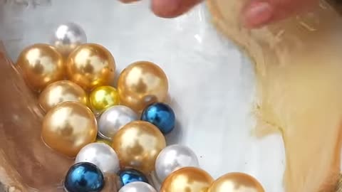 🥰 Girls Harvest Colorful and Beautiful Pearls