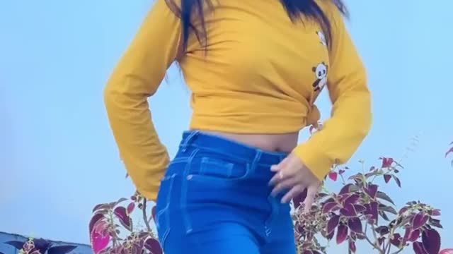 Raveena daha video for yellow dress 👗