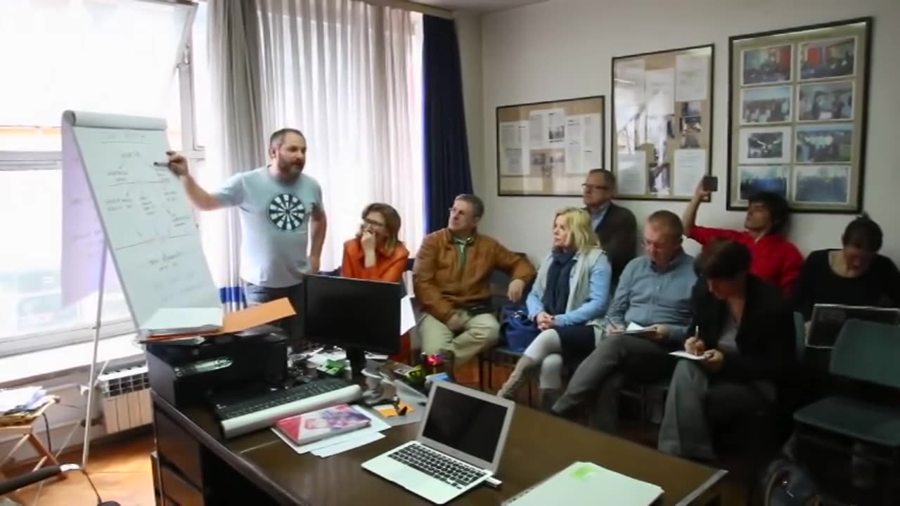 Како су политичари покрали народни новац преко Хипо банке