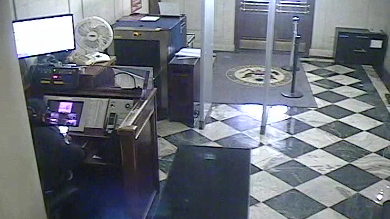 3207LHOBGRNJ-CStDoor_2021-01-06_12h20min02s257ms.mp4