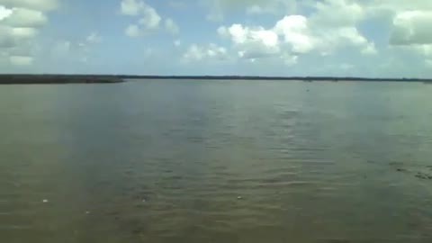 Filming the surrounding sea, the waves were very calm [Nature & Animals]