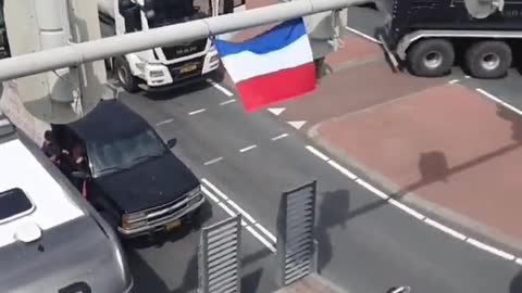 Netherlands: Dutch truckers join farmers protest, blockade roads (July 15, 2022)