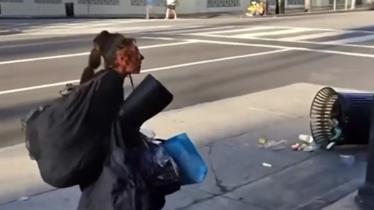The Real Streets of Hollywood: Beyond the Glitz 🎬🏙️