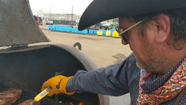 Colorado #MeatInDay cooking Tri-Tip in Brush