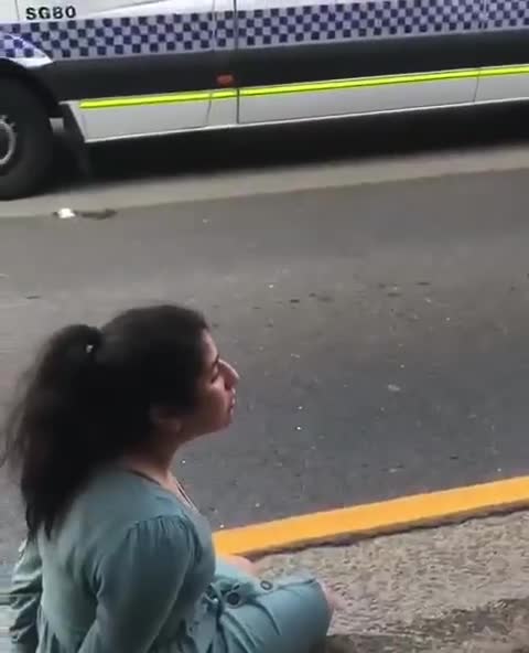 Sydney, Australia - Mum arrested in front of her Children for not wearing a Mask?