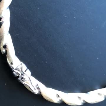 Beautiful bangle white and yellow gold amazing