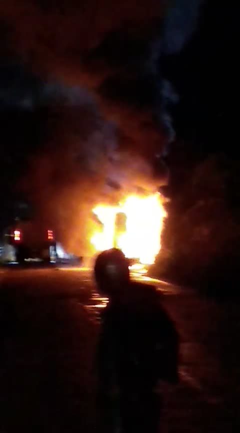 Delincuentes incendiaron un camión en carreteras de Santander 1