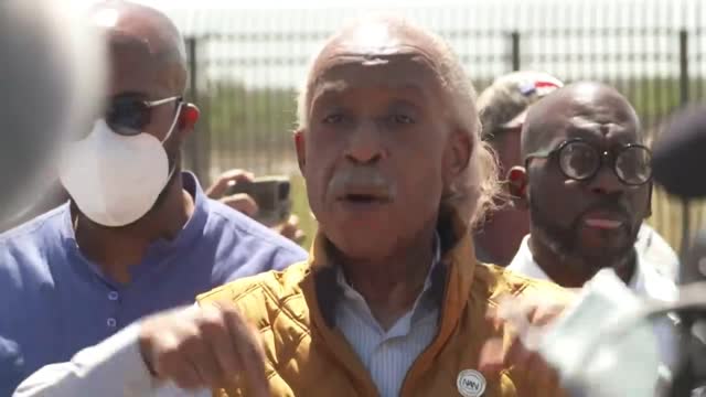 What do residents of Del Rio Texas think of Al Sharpton? Check this out!