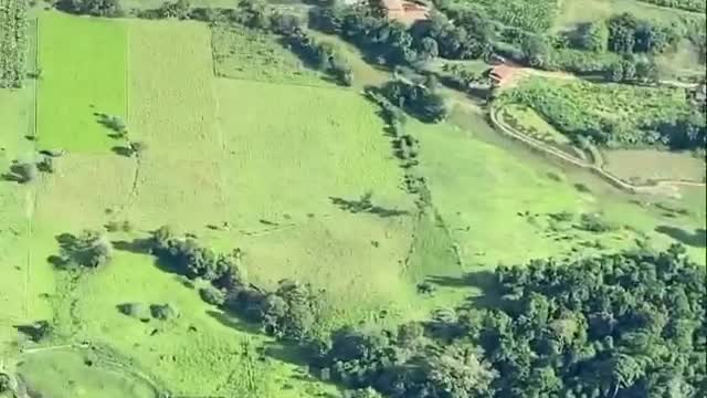 Man scary jump into deepest valley