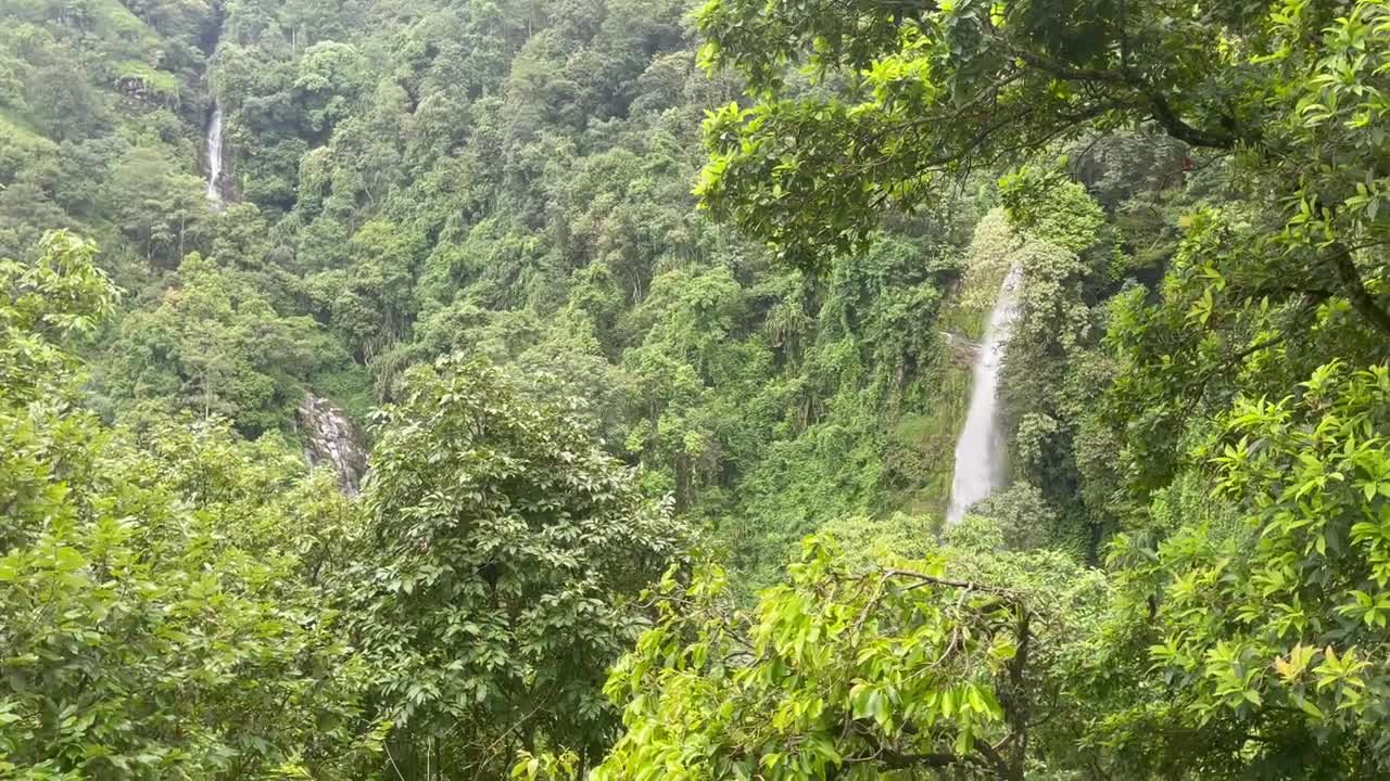 Lauke waterfall near kakani.