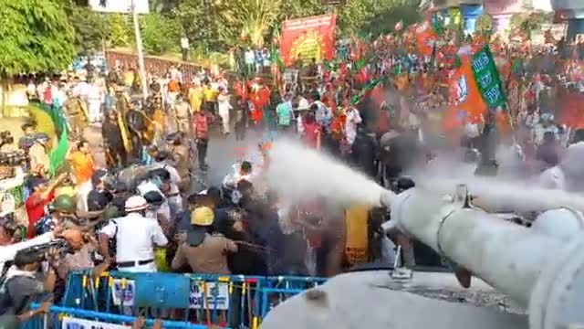BJYM workers are attacked in West Bengal!! video 3