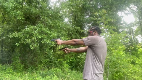 Duel Wielding the Ultimate Glock