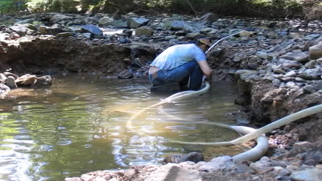 VA Gold On the Creek The creek with big gold in it part 2