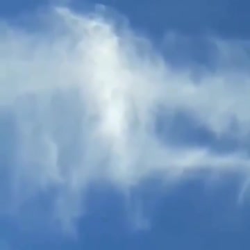 Strange phenomenon in the Syrian sky