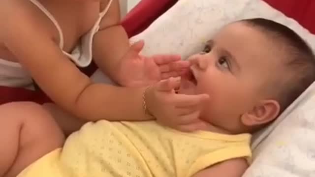 #cute baby!# beautiful 😍 #cuteness #babies 😘 #shorts #status, #smile,#short, #mom, #girl drawing