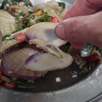 ito lang sobrang sarap!! clams with malunggay!! #clam #malunggay #lifeinthephilippinecountryside