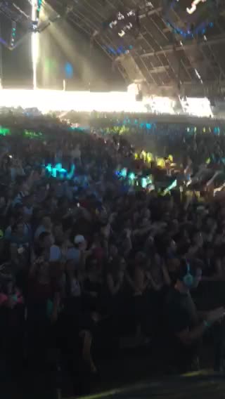 Akon At Coachella 2016 - Performing "Stick Around"