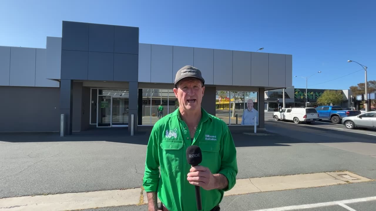 Federal National Party MP locks doors on office to keep farmer out - 26/9/2024