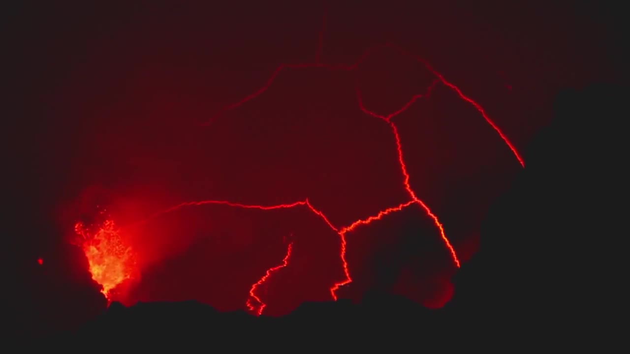 volcano erupts in la palma