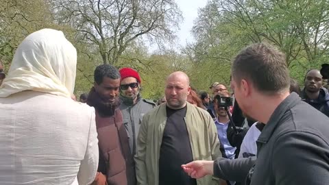 Speakers Corner - Bob vs Muslim - Secret Polygamous Marriage vs Christian Monoga