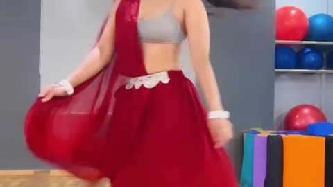 Instagram models sharwari gujar new hot dance video