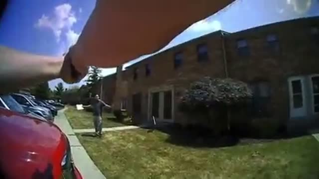 Cop arrests aft agent for checking on a gun license.